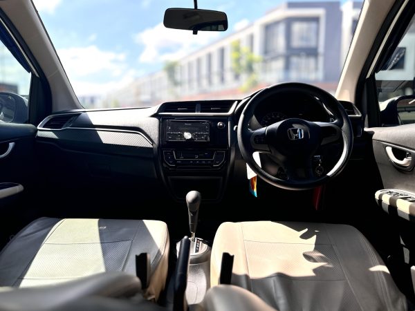 Brio E AT Putih 2019 - Gambar 12