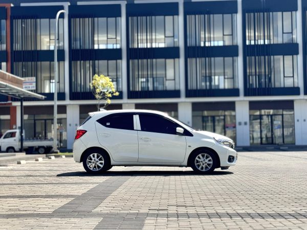 Brio E AT Putih 2019 - Gambar 3