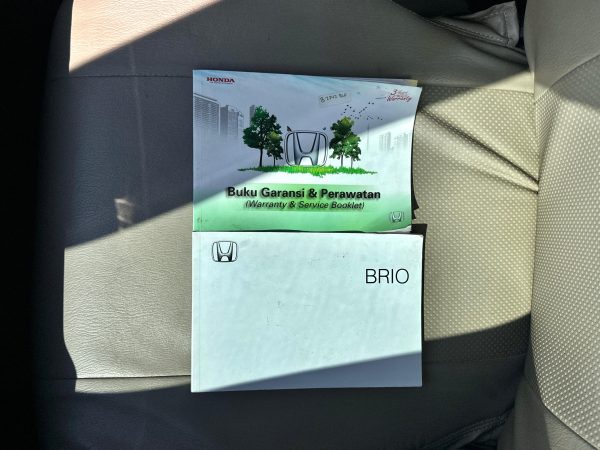 Brio E AT Putih 2019 - Gambar 16