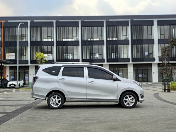 Sigra X MT Silver 2019 - Gambar 4