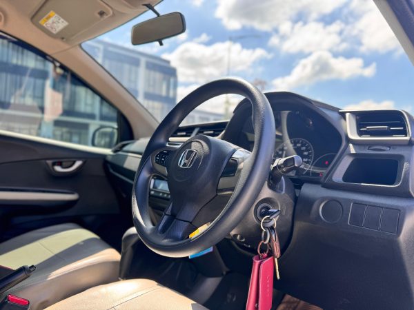 Brio E AT Putih 2019 - Gambar 10