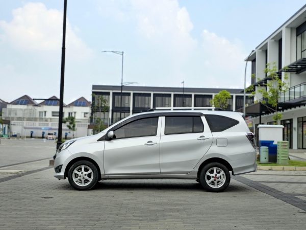 Sigra X MT Silver 2019 - Gambar 5