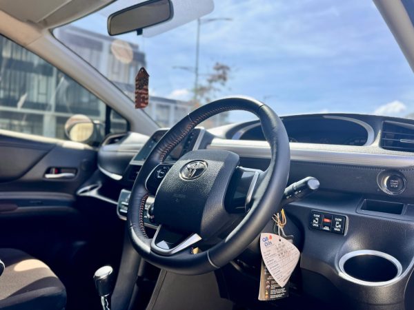 Sienta V AT Facelift Hitam 2019 - Gambar 10