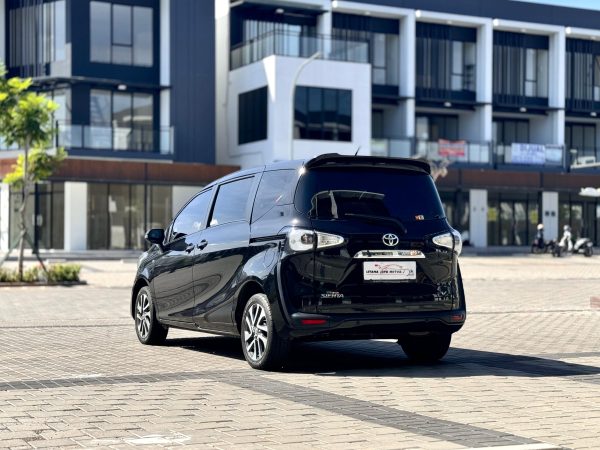 Sienta V AT Facelift Hitam 2019 - Gambar 6
