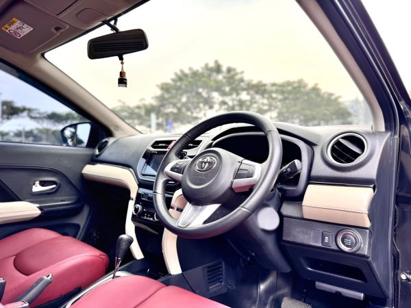 Toyota Rush S TRD AT Hitam 2021 - Gambar 8