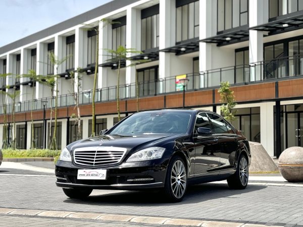 Mercedes S300 L, Hitam 2011 - Gambar 2