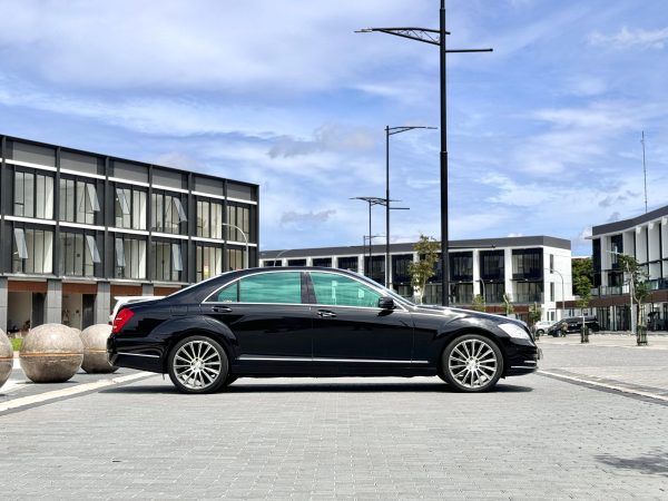 Mercedes S300 L, Hitam 2011 - Gambar 3