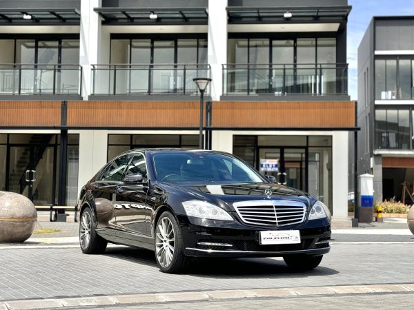 Mercedes S300 L, Hitam 2011 - Gambar 5