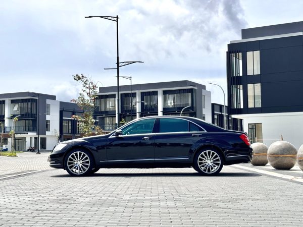 Mercedes S300 L, Hitam 2011 - Gambar 6