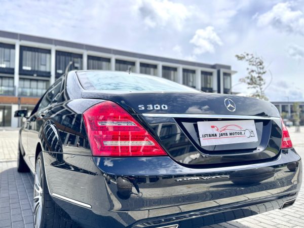 Mercedes S300 L, Hitam 2011 - Gambar 10