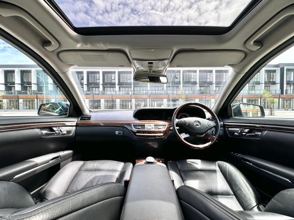 Mercedes S300 L, Hitam 2011 - Gambar 17