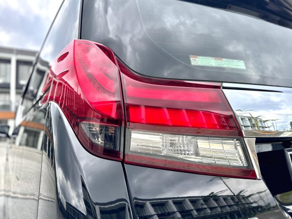 TOYOTA ALPHARD 2.5 G ATPM HITAM - Gambar 8