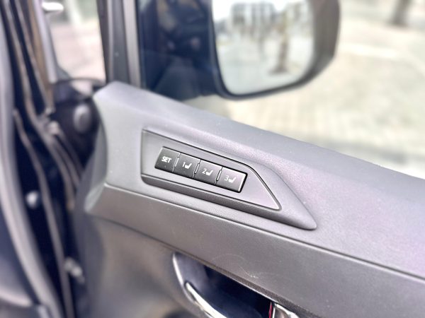 TOYOTA ALPHARD 2.5 G ATPM HITAM - Gambar 22