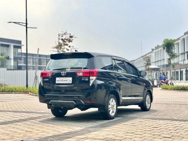 Toyota Innova 2.0 V AT. Hitam 2018 - Gambar 6