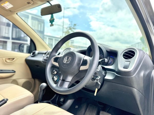 Honda Mobilio E AT Abu 2014 - Gambar 8