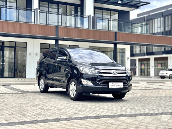 Toyota Innova 2.0 G AT Hitam - Gambar 2