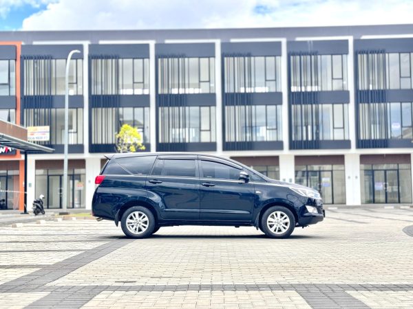 Toyota Innova 2.0 G AT Hitam - Gambar 4