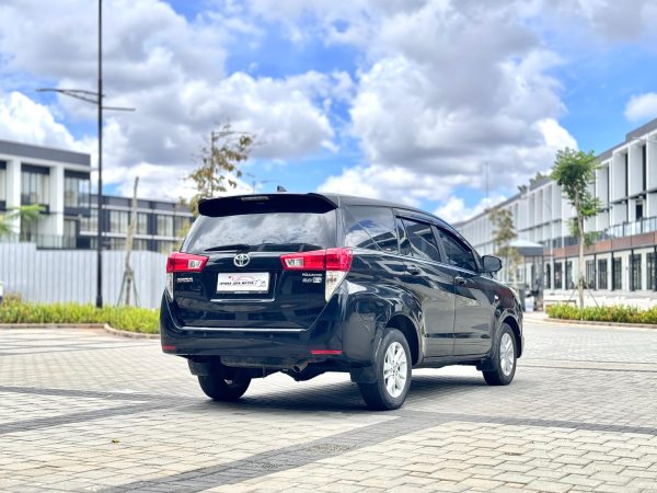 Toyota Innova 2.0 G AT Hitam - Gambar 6