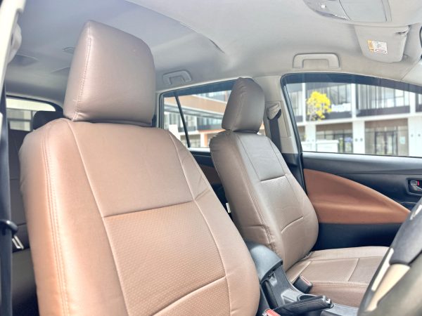 Toyota Innova 2.0 G AT Hitam - Gambar 11