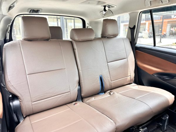 Toyota Innova 2.0 G AT Hitam - Gambar 13