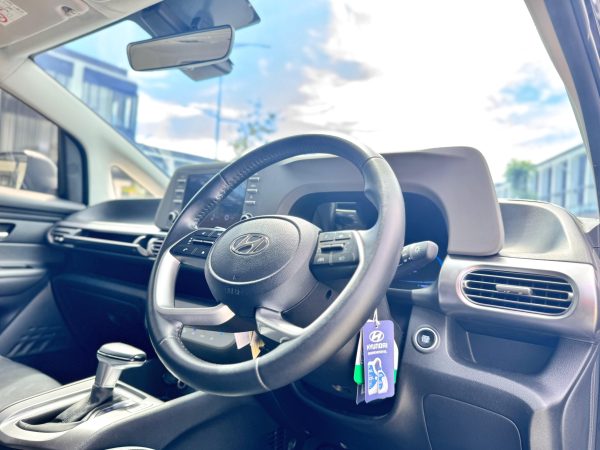 Hyundai Stargazer Prime AT Hitam - Gambar 9