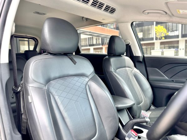 Hyundai Stargazer Prime AT Hitam - Gambar 11