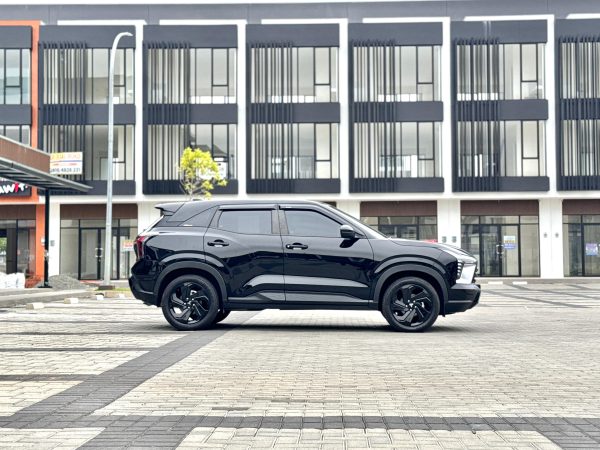 Mitsubishi Xforce Ultimate At Hitam - Gambar 2