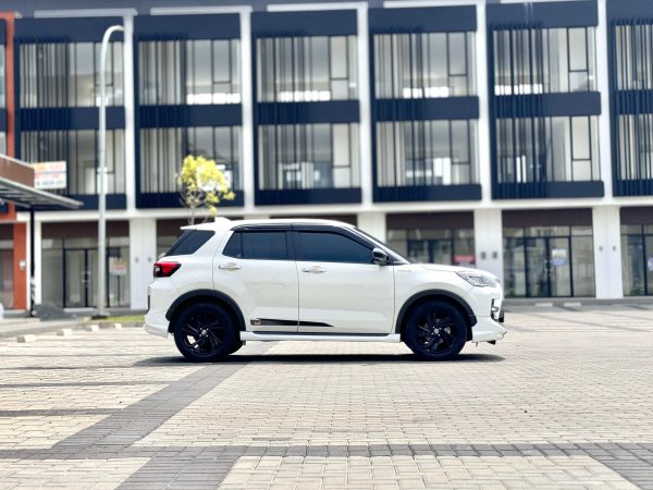 Toyota Raize 1.0 Gr Sport At Putih 2023 - Gambar 2