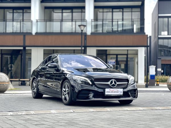 Mercedes C300 AMG Line Hitam 2019 - Gambar 2