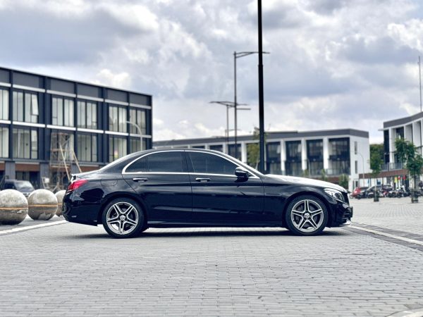 Mercedes C300 AMG Line Hitam 2019 - Gambar 6