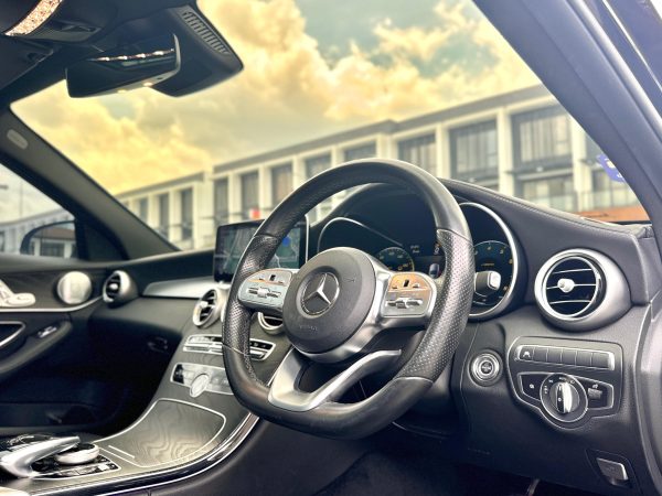 Mercedes C300 AMG Line Hitam 2019 - Gambar 11