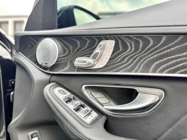 Mercedes C300 AMG Line Hitam 2019 - Gambar 14