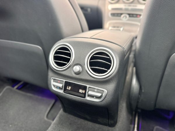 Mercedes C300 AMG Line Hitam 2019 - Gambar 18