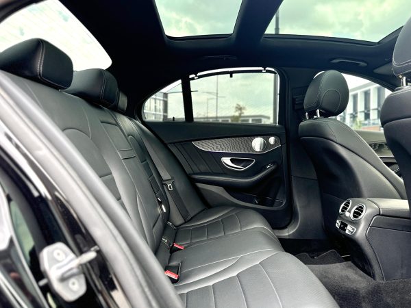 Mercedes C300 AMG Line Hitam 2019 - Gambar 19