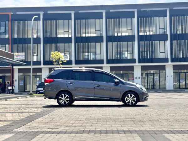 Mobilio E Prestige AT Abu 2016 - Gambar 7