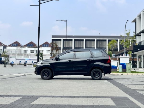 Xenia 1.3 X MT Hitam 2017 - Gambar 7
