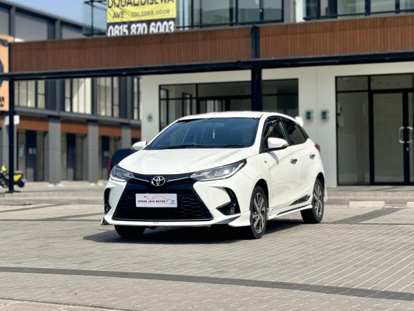 YARIS GR SPORT AT PUTIH 2022 - Gambar 3
