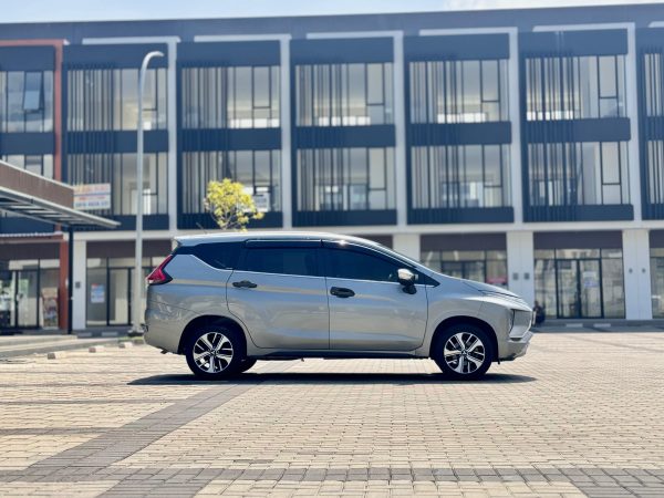 Xpander Sport AT Abu 2019 - Gambar 6