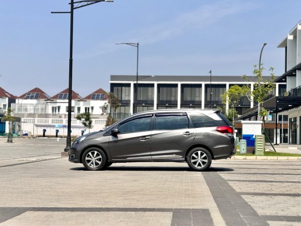 Mobilio E Prestige AT Abu 2016 - Gambar 6