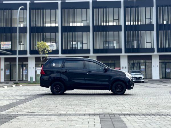 Xenia 1.3 X MT Hitam 2017 - Gambar 6