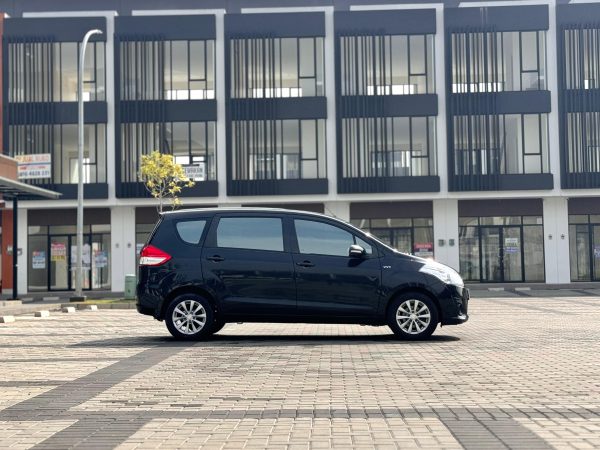 ERTIGA GX AT HITAM 2014 - Gambar 7