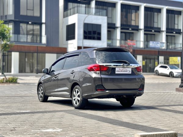 Mobilio E Prestige AT Abu 2016 - Gambar 5