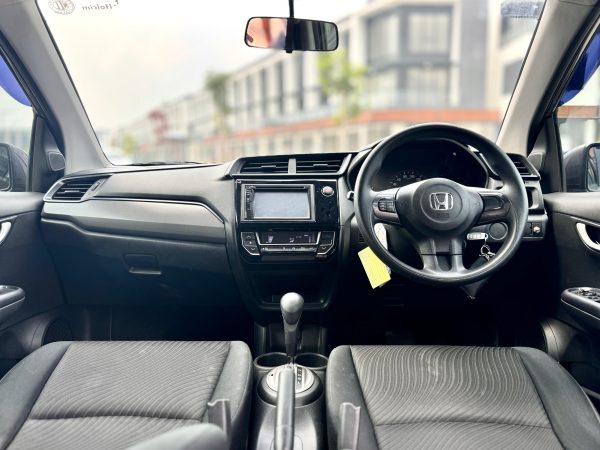 Mobilio RS AT Abu 2016 - Gambar 11