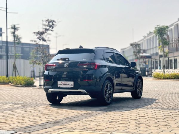 WRV RS AT HITAM 2023 - Gambar 7