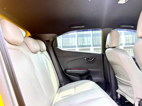 BRIO RS AT KUNING 2019 - Gambar 14
