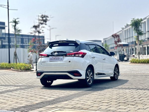 YARIS GR SPORT AT PUTIH 2022 - Gambar 7