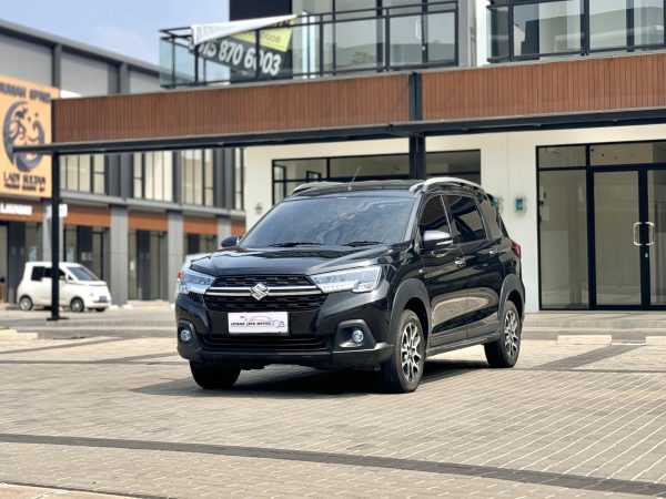 XL 7 BeTa AT Hitam 2022 - Gambar 3