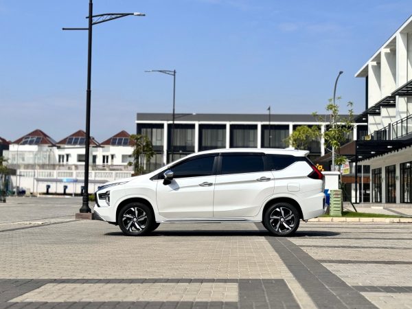 XPANDER ULTIMATE AT PUTIH 2023 - Gambar 5