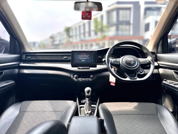 XL 7 BeTa AT Hitam 2022 - Gambar 9