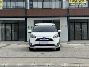 Sienta V AT Putih 2021